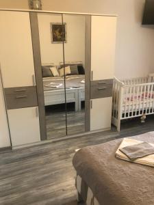 Posteľ alebo postele v izbe v ubytovaní Bolkovac Apartman Ulica Donje selo 33 Fužine