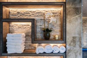 Billede fra billedgalleriet på 11 Bedroom Manor Sleeps 30 - Pool Sauna Hot Tub i Ruthin