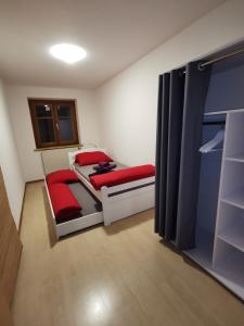 Postel nebo postele na pokoji v ubytování S12 Dornbirn, Vorarlberg Apartments