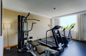 a gym with two tread machines in a room at Holiday Inn Express Villahermosa by IHG in Villahermosa