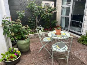A garden outside Rotorua Central Hosted B&B