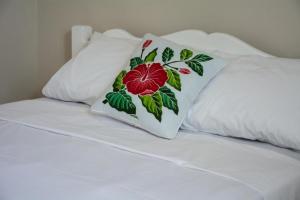 Katil atau katil-katil dalam bilik di Morne SeaView Apartments