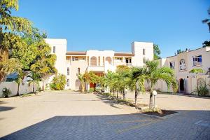 Gallery image of Azul Margarita Beach Resort in Bamburi +24 photos