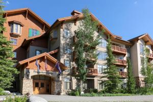 una imagen de un hotel en 3205 - Two Bedroom Standard Powderhorn Lodge condo en Solitude