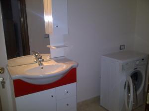 Foto dalla galleria di Guesthouse Fatos Biti a Divjakë