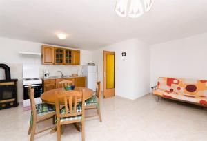 Kuchyň nebo kuchyňský kout v ubytování Apartments Jerko