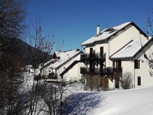 Joli studio rénové 4 pers. avec balcon et WIFI - 10 min à pied du village, parking privatif - FR-1-689-3 v zime