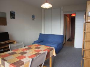Posedenie v ubytovaní Studio coquet 21m², 4 pers, pied des pistes, Côte 2000, balcon, prox. commerces, parking gratuit - FR-1-689-42