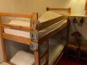 Posteľ alebo postele v izbe v ubytovaní Studio pour 6 pers, Villard-de-Lans, parking, proche centre, navette gratuite - FR-1-689-71