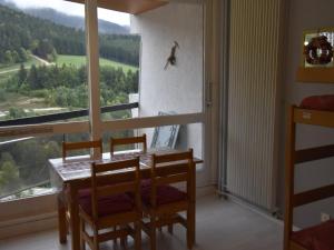 Výhľad na hory alebo výhľad na hory priamo z apartmánu + 1 fotografia