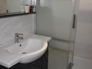 Zdjęcie z galerii obiektu Superbe 3 pièces 64m² - 6 pers au pied des pistes avec WIFI - FR-1-689-106 w mieście Villard-de-Lans