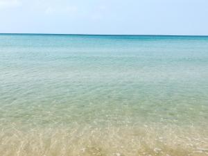 a view of the ocean from the beach at Sea Breeze 1987 in Nagato