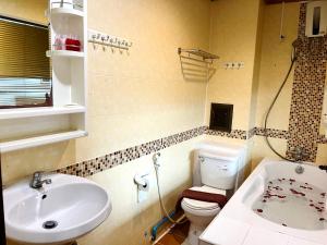 Koupelna v ubytování Lamai Guesthouse