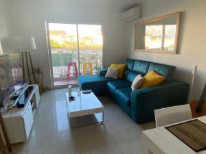 Posedenie v ubytovaní Appartement à 20 mètres de la plage avec balcon