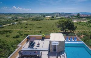Bazén v ubytovaní Villa Panorama with rooftop pool alebo v jeho blízkosti