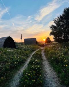 Alba o tramonto visti dall'interno del campeggio o dai dintorni
