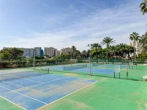 Tennis and/or squash facilities at Apto. Tobago, vistas y urbanización de ensueño or nearby