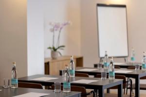 A restaurant or other place to eat at HM Dunas Blancas