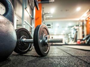 Fitness centrum a/nebo fitness zařízení v ubytování Mercure Riga Centre