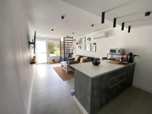 Kuchyň nebo kuchyňský kout v ubytování DUPLEX TORREMOLINOS 2 DORM / 2 WC