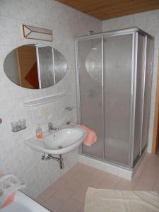 Łazienka w obiekcie Appartement beim Brunnen 12