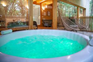 Hồ bơi trong/gần Cabañas Enoturismo María Manuela