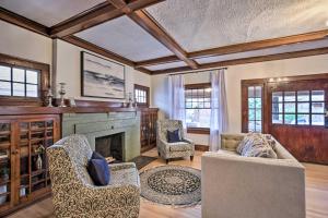 Fotografie z fotogalerie ubytování El Paso Historic Craftsman House Less Than 1 Mi to Dtwn! v destinaci El Paso + 37 fotografií