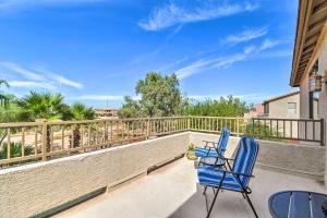 شرفة أو تراس في Luxury Laveen Village Home with Games and Pool!
