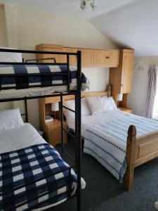 Camera con 2 Letti a Castello e 1 Letto di Talbot House a Blackpool Altre 40 foto