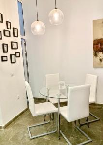 A seating area at El rinconcito de Robles