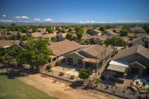 Loftmynd af San Tan Valley Home with Pool Access and Golf View!