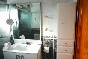 Łazienka w obiekcie Apartamento Costa, cerca de la playa y comercios.