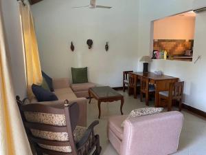 Posezení v ubytování 2BHK Pool Facing Beachside Luxury Homestay In South Goa
