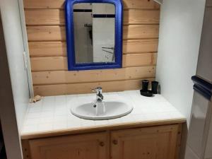 Fotografie z fotogalerie ubytování Charmante maison rénovée avec jardin clos, à proximité de sites pittoresques et de loisirs aquatiques - FR-1-653-132 v destinaci Montembœuf + 18 fotografií