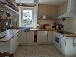 Galeriebild der Unterkunft Maison familiale avec grand jardin près du Périgord - 3 chambres, WIFI et vélos fournis - FR-1-653-171 in Combiers