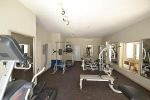 Fitnes oz. oprema za telovadbo v nastanitvi Private Poolside, Loft-Like Condo with Panoramic Grace Bay Views, Walk to Beach, Restaurants, & Turtle Cove Marina!