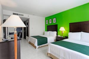 Postel nebo postele na pokoji v ubytování Holiday Inn Campeche by IHG