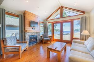 Posezení v ubytování Mayne Island Resort