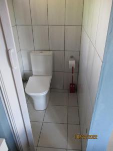 Baðherbergi á PS GOOD TIME GUEST HOUSE 53 ALDRED STREET FREEMANVILLE KLERKSDORP