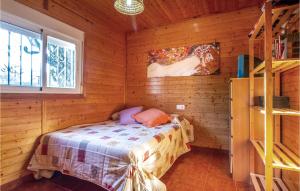 Łóżko lub łóżka w pokoju w obiekcie Cozy Home In Molina De Segura