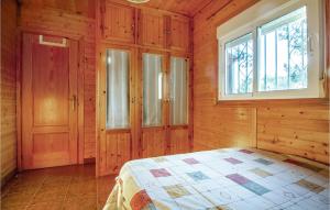 Łóżko lub łóżka w pokoju w obiekcie Cozy Home In Molina De Segura