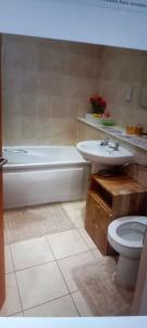 Leicester City centre en suite budget room for 1 in 2 bed apartment 욕실