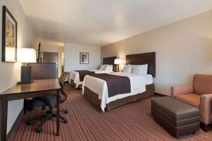 Postel nebo postele na pokoji v ubytování Best Western Plus Cedar City