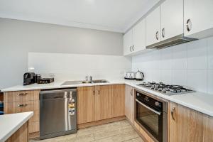 Fotografie z fotogalerie ubytování The Mountain House - Luxury 4BR Home l WiFi l Netflix l BBQ l Nespresso Machine v destinaci Jindabyne