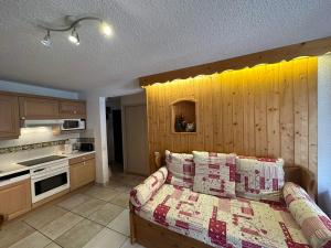 Fotografia z galérie ubytovania Appartement spacieux au cœur de Méribel, proche des pistes avec balcon et TV - FR-1-688-40 v destinácii Méribel