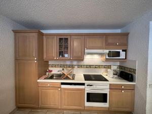 Fotografia z galérie ubytovania Appartement spacieux au cœur de Méribel, proche des pistes avec balcon et TV - FR-1-688-40 v destinácii Méribel