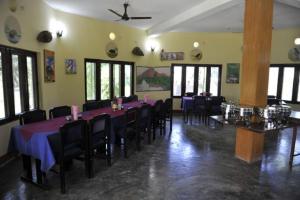 Restoran atau tempat makan lain di Travellers Jungle Camp