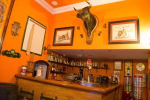 Hol lub bar w obiekcie Hostal Sierpes