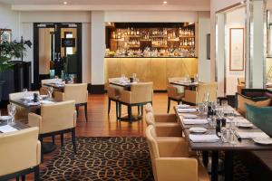 Restaurace v ubytování Hotel Kurrajong Canberra