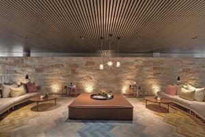 Uma área de estar em Adina Apartment Hotel Bondi Beach Sydney